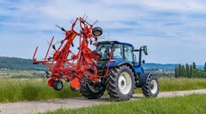 Kuhn mounted tedders